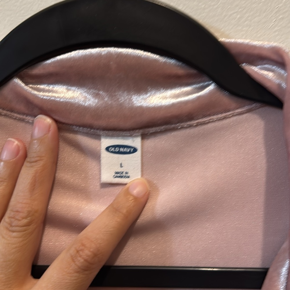 Old Navy Women’s Velvet Pink Pajama Collared Top - Picture 4 of 8